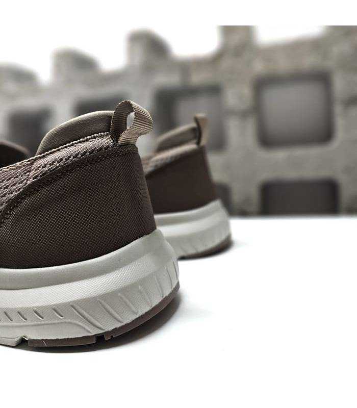 Vista del talón del mocasín Nicoboco beige para hombre, con refuerzo posterior y tejido transpirable