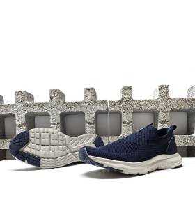 Suela del zapato Nicoboco tipo mocasín azul para hombre, en poliuretano blanco, ligera y flexible con buena tracción