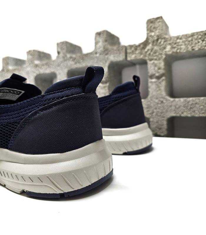 Vista del talón del mocasín Nicoboco azul para hombre, con refuerzo posterior y tejido transpirable