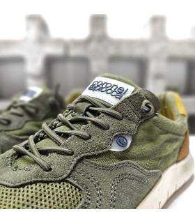Detalle textil y piel zapatilla hombre verde Coronel Tapioca.