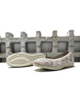 Suela goma antideslizante zapatilla cuña beige Garrido Muro.