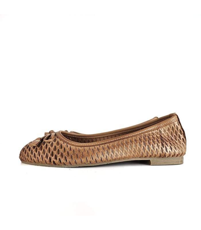 zapato bailarina mujer piel troquelada color cuero
