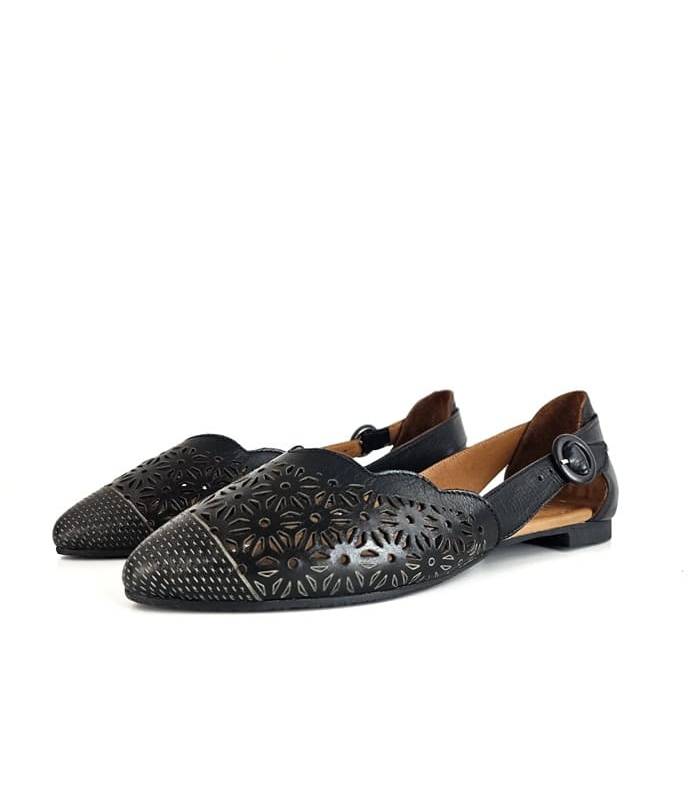 sandalias cerradas piel mujer negra troquelada Walk & Fly