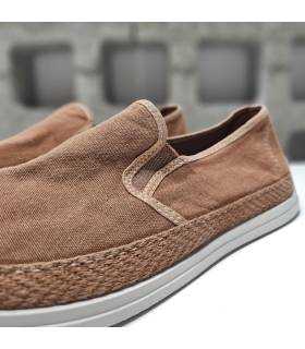detalle elástico lateral alpargatas hombre teja cómoda