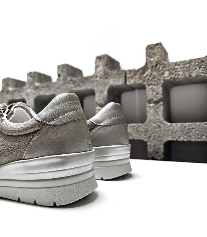 trasera de los zapatos comodos anchos de verano fabricados por Lumel
