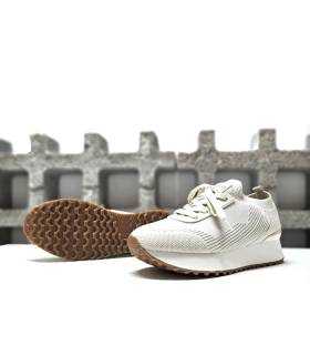 Suela de goma antideslizante de la zapatillas Moore de Yumas blanca para mujer