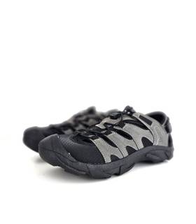 Sandalias de senderismo Kunan para hombre de Nicoboco en color negro vista en ángulo