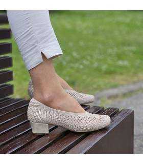 zapato salón mujer rejilla trenzada platino puesto