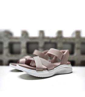 Vista de perfil sandalias rebajas Skechers rosa mujer con talón abierto.