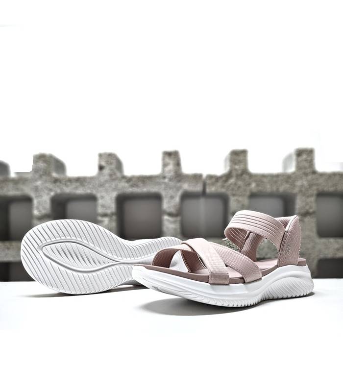 Imagen de la suela flexible antideslizante de la sandalia Skechers.