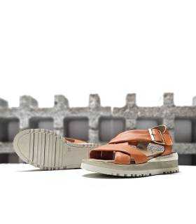 Suela sandalia piel naranja Lola Canales detalle piso
