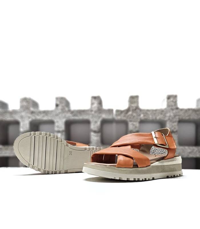 Suela sandalia piel naranja Lola Canales detalle piso