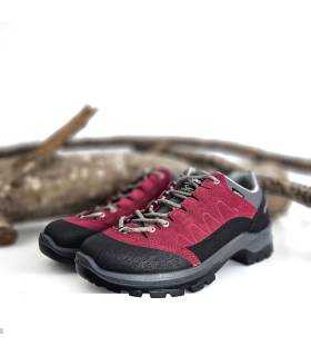 Zapatillas trekking burdeos  Grisport con refuerzos en puntera - diseño medio perfil
