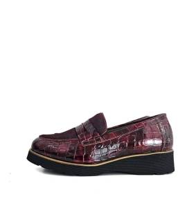 mocasín mujer piel charol burdeos con pelo