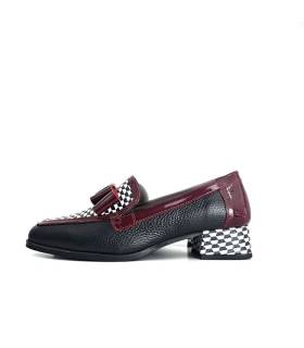 Zapatos mocasín mujer Jessica Nival diseño damero con lazo burdeos