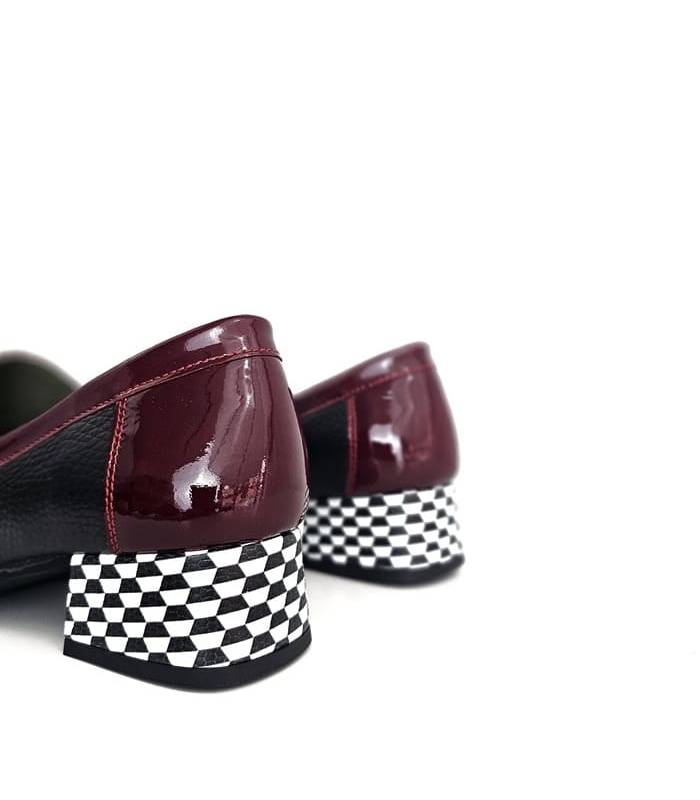 Detalle tacón forrado damero mocasines mujer Jessica Nival