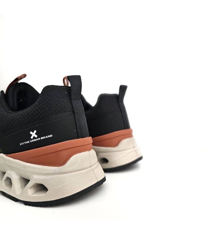talón zapatillas XTI hombre verdes con logo y refuerzo negro