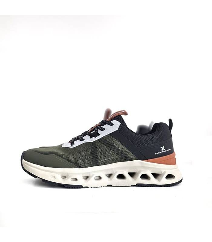 zapatillas deportivas hombre XTI verdes con suela perforada vista lateral