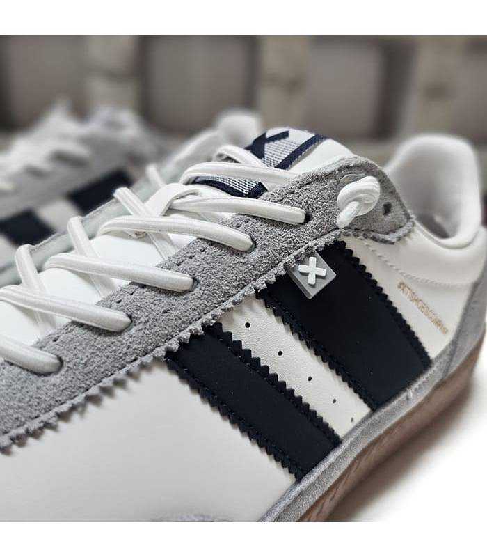 zapatillas deportivas blancas Xti hombre detalle cordones y lengüeta