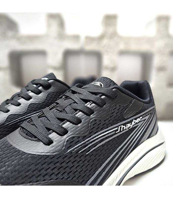detalle del cierre de cordones de las zapatillas deportivas Ranera de hombre