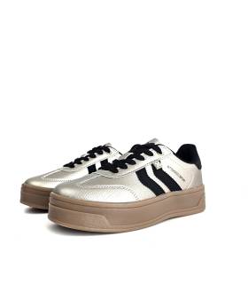 Zapatillas deportivas XTI para mujer en beige nacarado con plataforma, vista lateral.