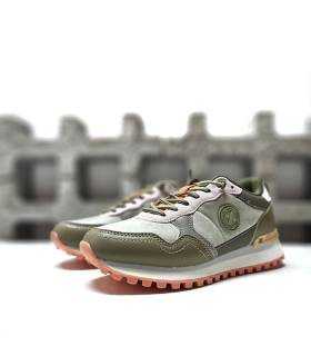 zapatillas deportivas casual mujer XTI verdes con cordones elásticos, vista diagonal
