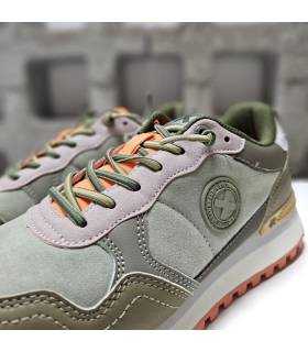 zapatillas deportivas casual mujer XTI verdes con cordones elásticos, detalle de cordones y logo lateral