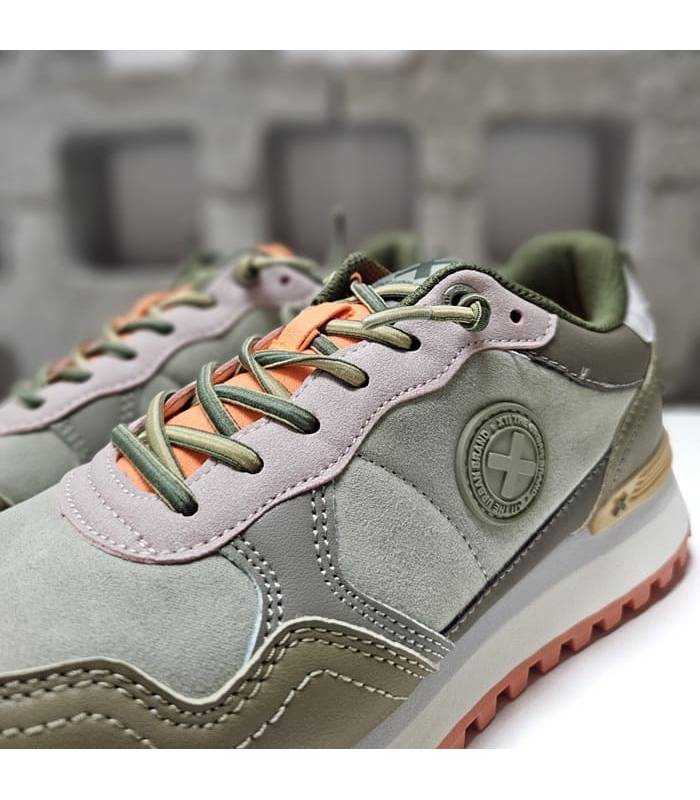 zapatillas deportivas casual mujer XTI verdes con cordones elásticos, detalle de cordones y logo lateral