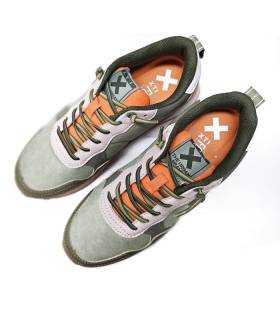 zapatillas deportivas casual mujer XTI verdes con cordones elásticos, vista superior de ambos pares