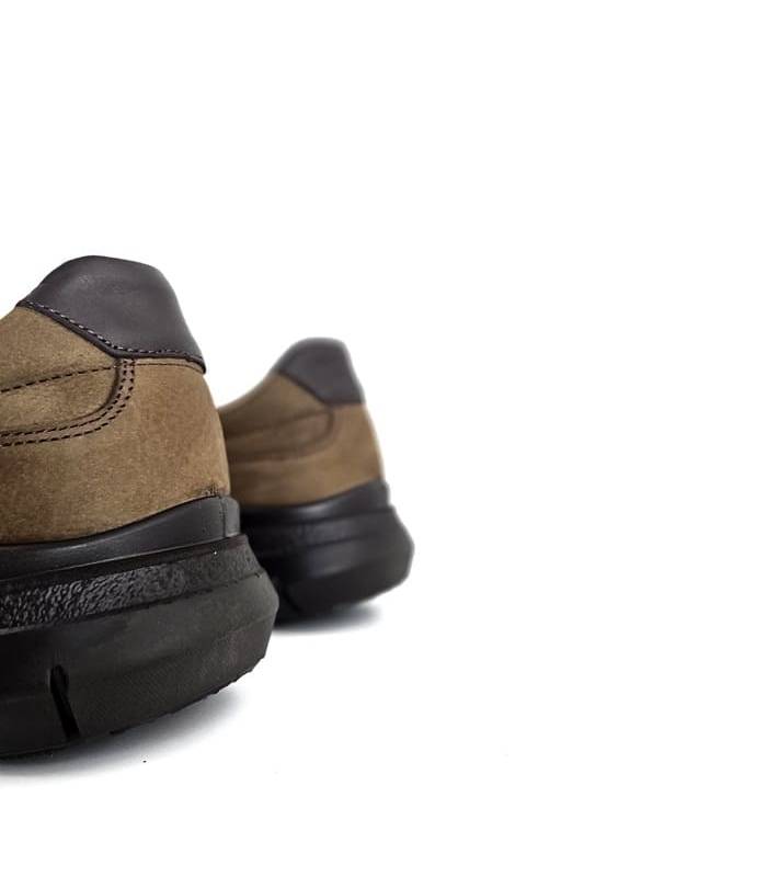 parte trasera zapatos Luisetti marrones nobuk