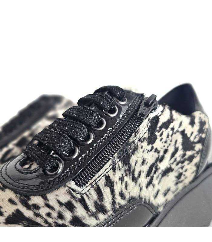 detalle cordones cremallera zapatos mujer Dama Nival charol animal print