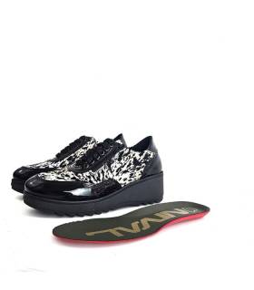 zapatos mujer Dama Nival piel charol animal print junto a la plantilla extraida