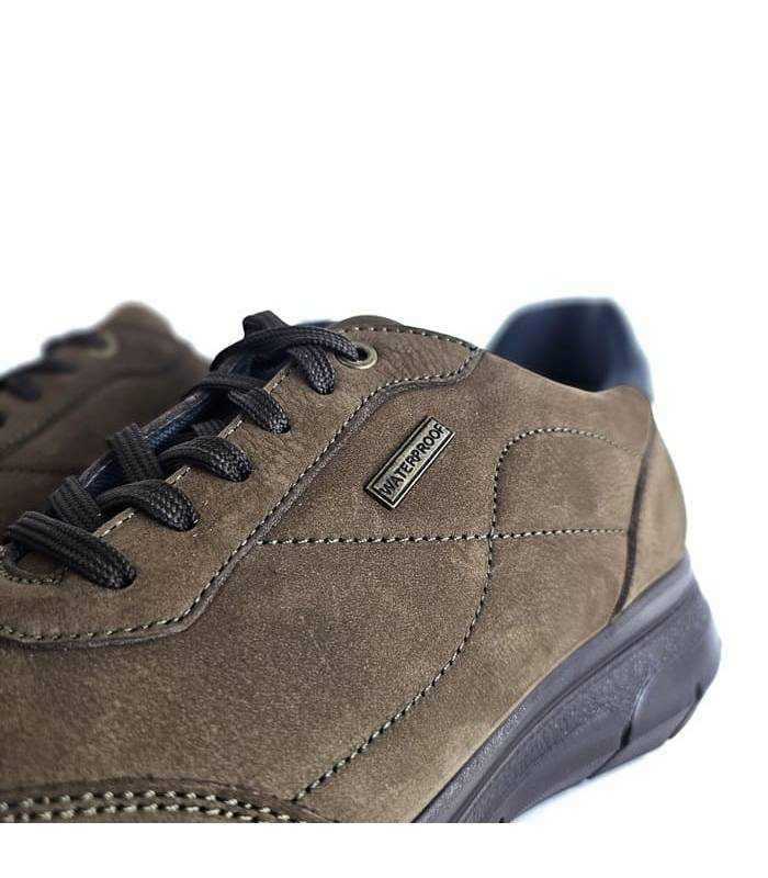 Detalle cordones zapatos hombre impermeables Luisetti marrón