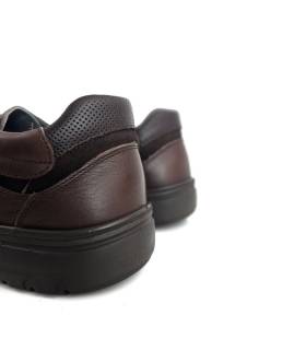 vista trasera de los zapatos de invierno de hombre en piel marron de Luisetti
