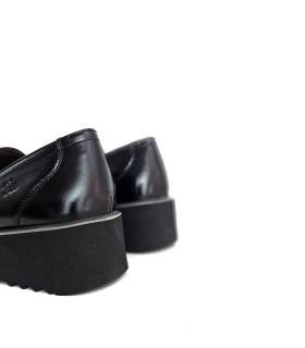 Zapatos mocasines Treintas mujer con cuña y detalle trasero puestos