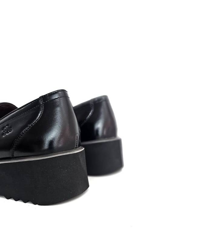 Zapatos mocasines Treintas mujer con cuña y detalle trasero puestos