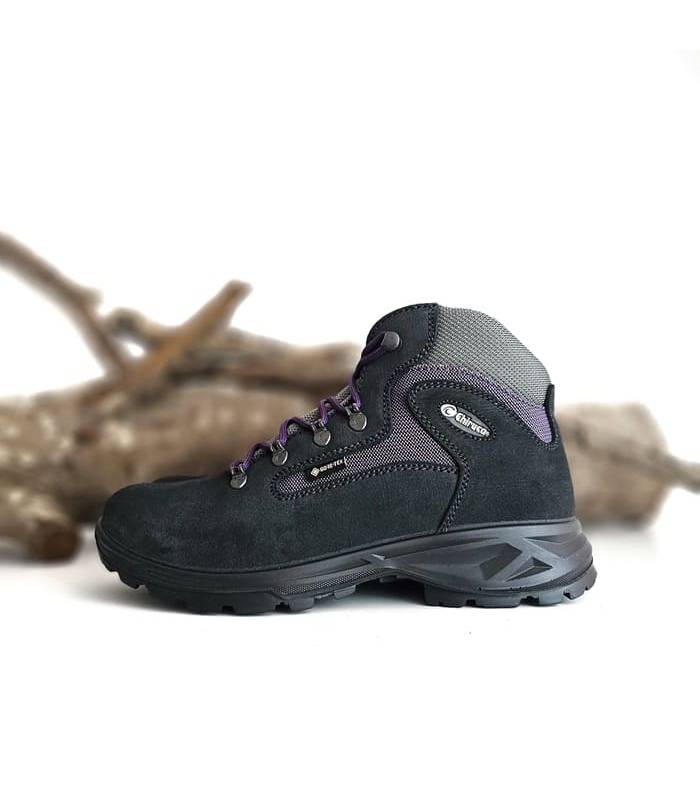 Lateral botas trekking mujer Chiruca color gris y morado