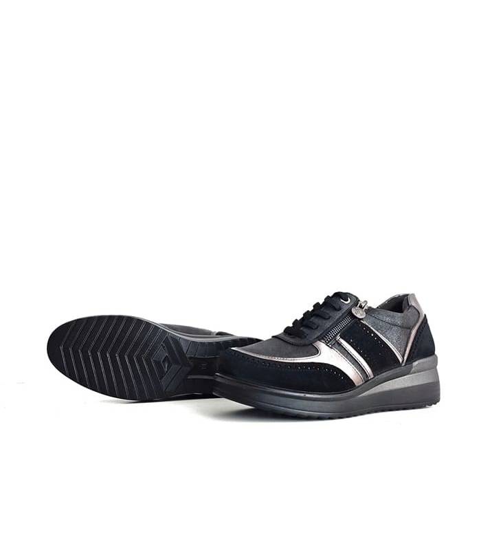 vista inferior y superior de zapatos deportivos negros MySoft