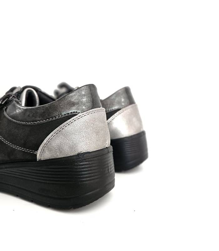 detalle trasero zapatos deportivos mujer negros plata cuña ligera suela negra Mysoft