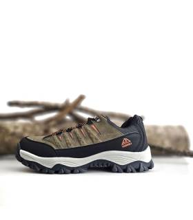 vista completa lateral de las zapatillas trekking Paredes modelo Sollana en color kaki