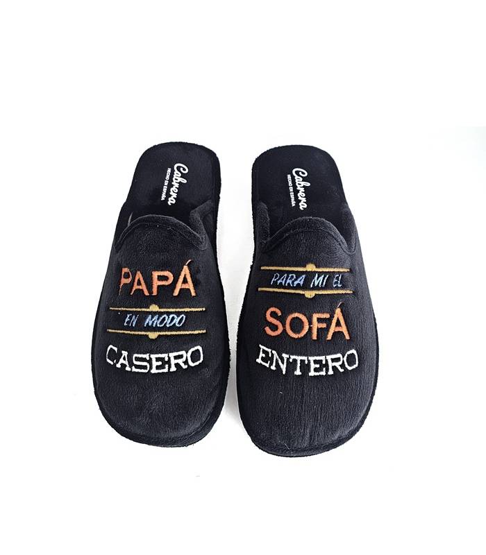 zapatillas bordadas papá sofá vista desde arriba