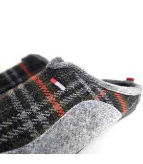 zapatillas casa hombre cuadros invierno con detalle del tejido de cuadros