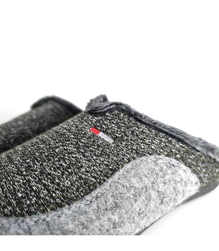 Detalle tejido textil cuadros gris zapatillas casa invierno hombre Cabrera