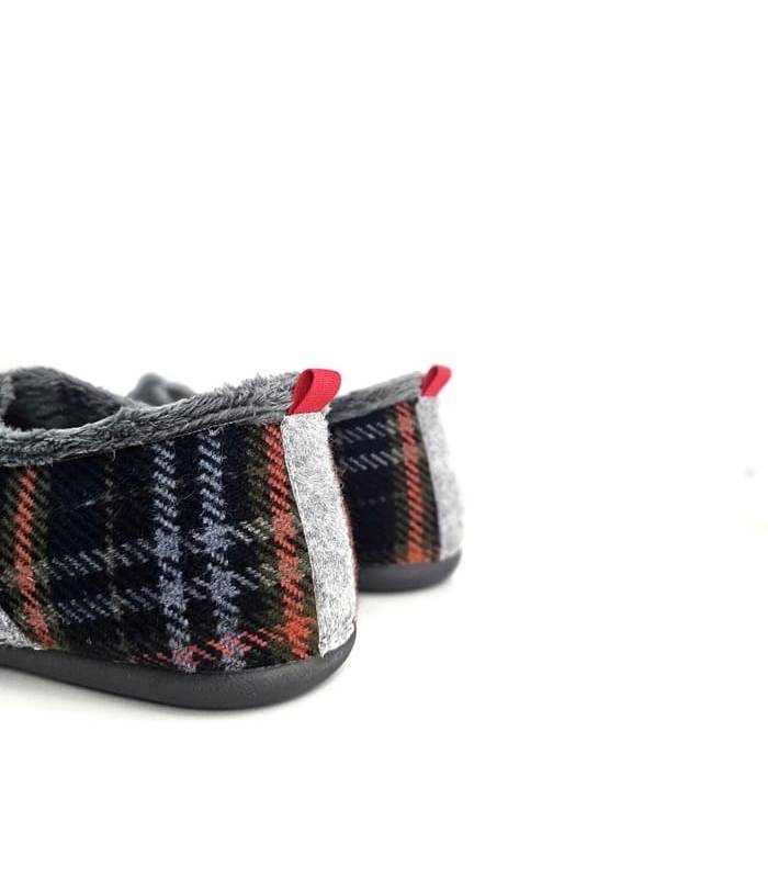 vista trasera zapatillas cuadros gris hombre Cabrera