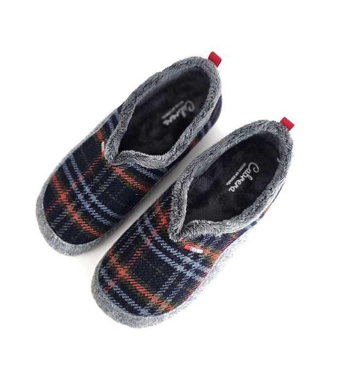 vista superior zapatillas cuadros gris hombre casa Cabrera