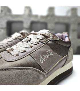 Sneakers beige mujer Anekke detalle lateral con cordones