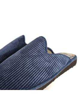 Detalle tejido pana azul petróleo zapatillas casa mujer Pelusin