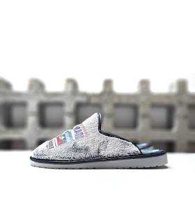 Zapatilla de perfil gris Pelusin pádel hombre divertida