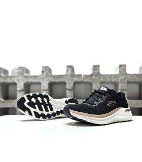 suela flexible tracción Skechers Arch Fit Glow mujer negras