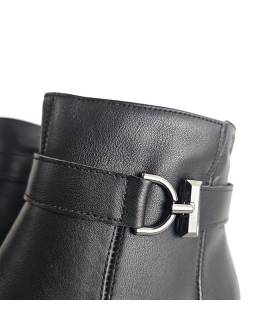 Botines mujer piel negros Treintas detalle de hebilla metálica lateral